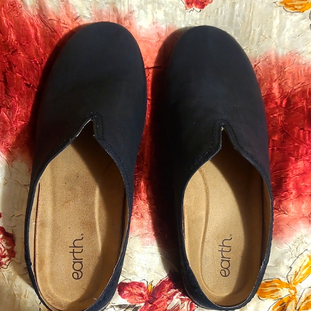 Earth Black Slip-On/Mule Shoes 9Med